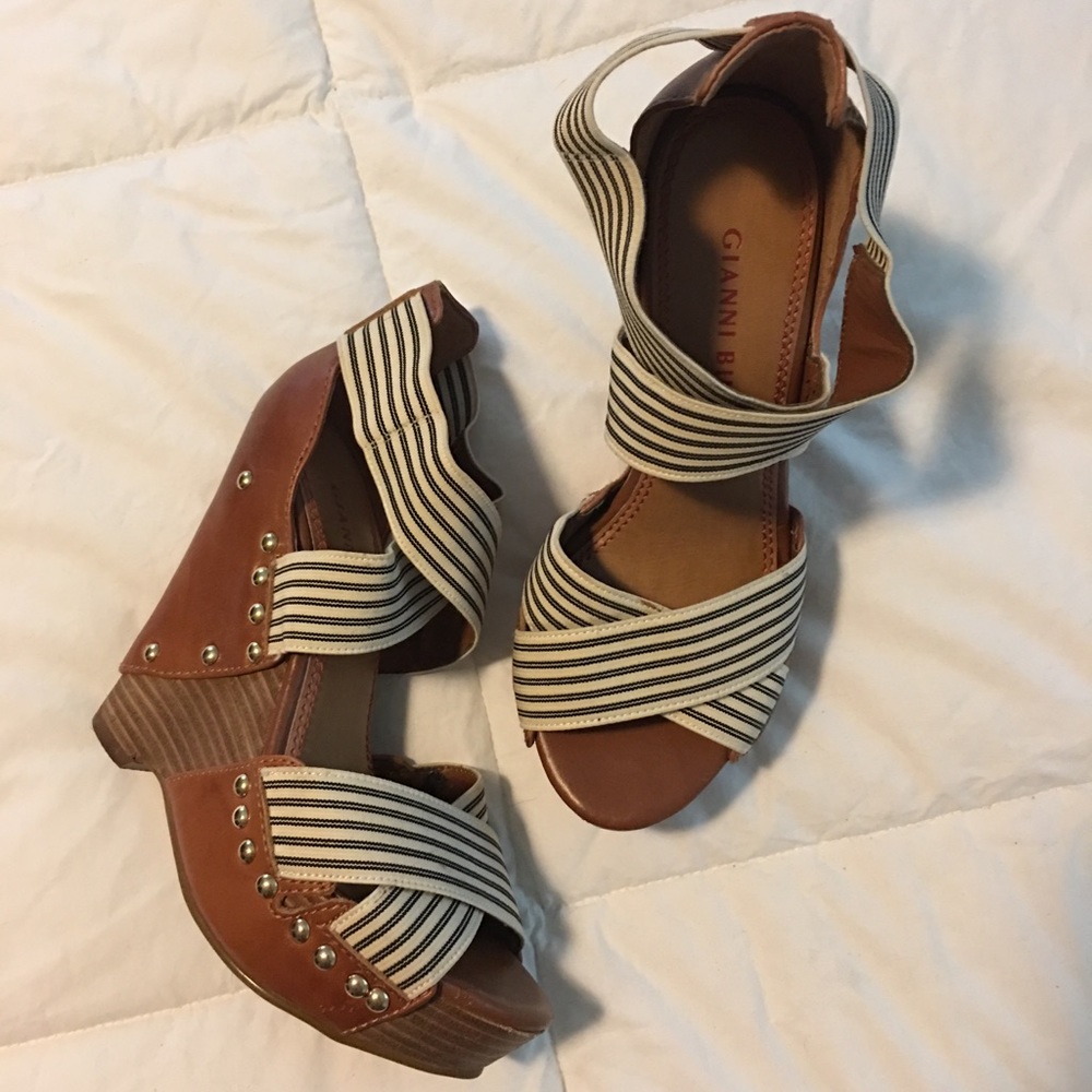 Gianni Bini Wedge Sandals